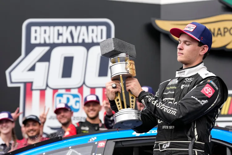 NASCAR drivers head into week-long break before Iowa race